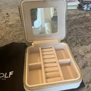 Wolf new in box Caroline zip jewelry travel case.